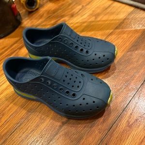 Natives Robbie toddler boy water shoe blue used great condition toddler size 10